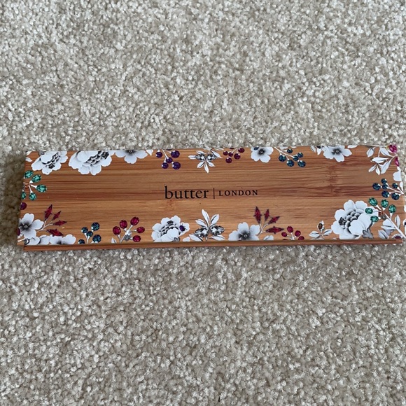 BUTTER LONDON Natural Goddess Eyeshadow Palette - Picture 2 of 4